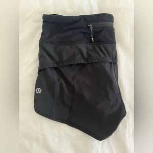 Lululemon Size 2 Speed Up Shorts 2.5